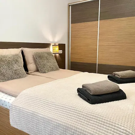 Steps From Gondola Private Underground Parking By Si Apartament *